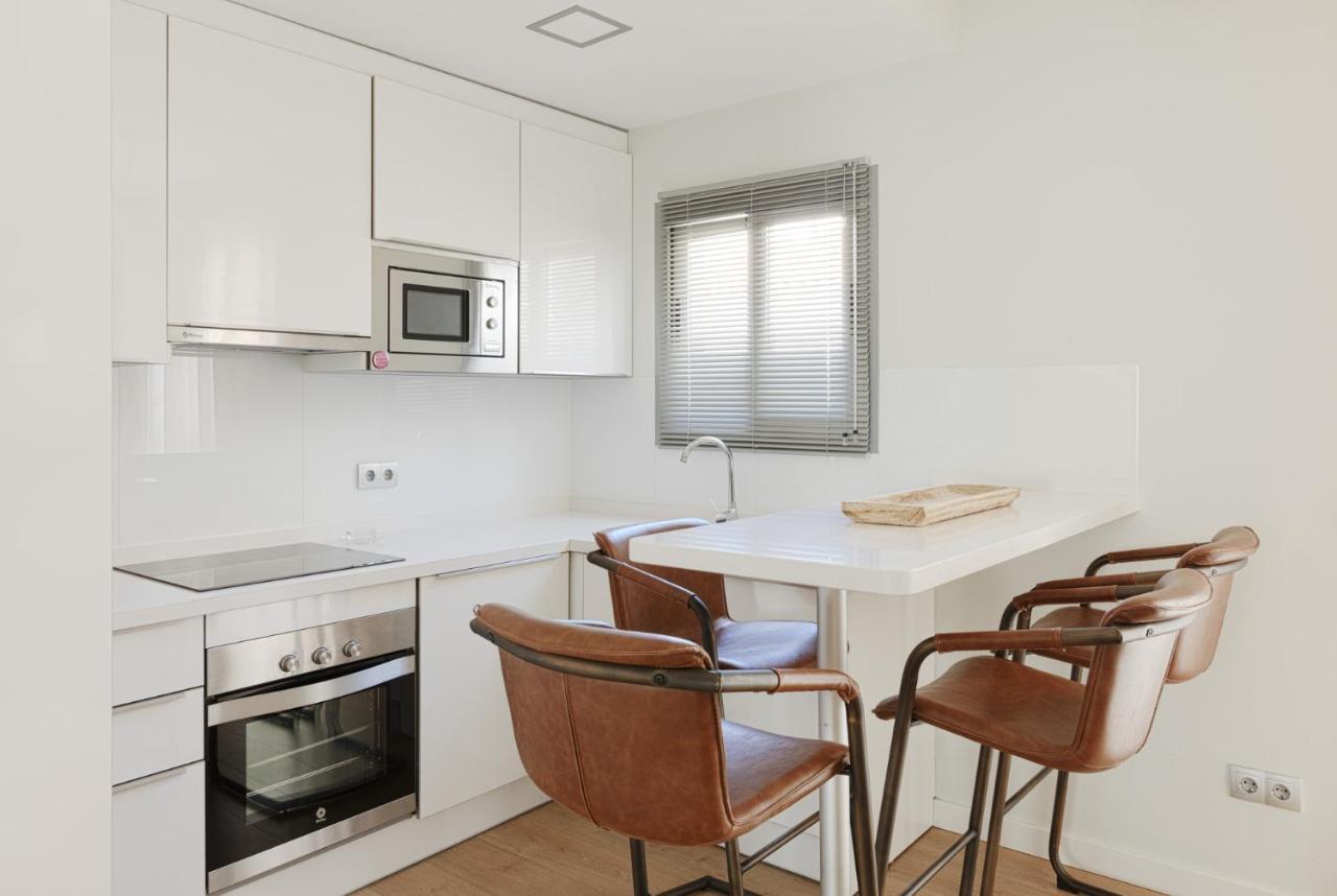 Caleta Homes - Apartamentos Pompidou Málaga Eksteriør bilde