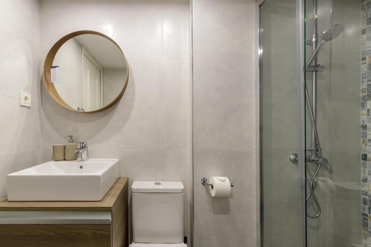 Caleta Homes - Apartamentos Pompidou Málaga Eksteriør bilde