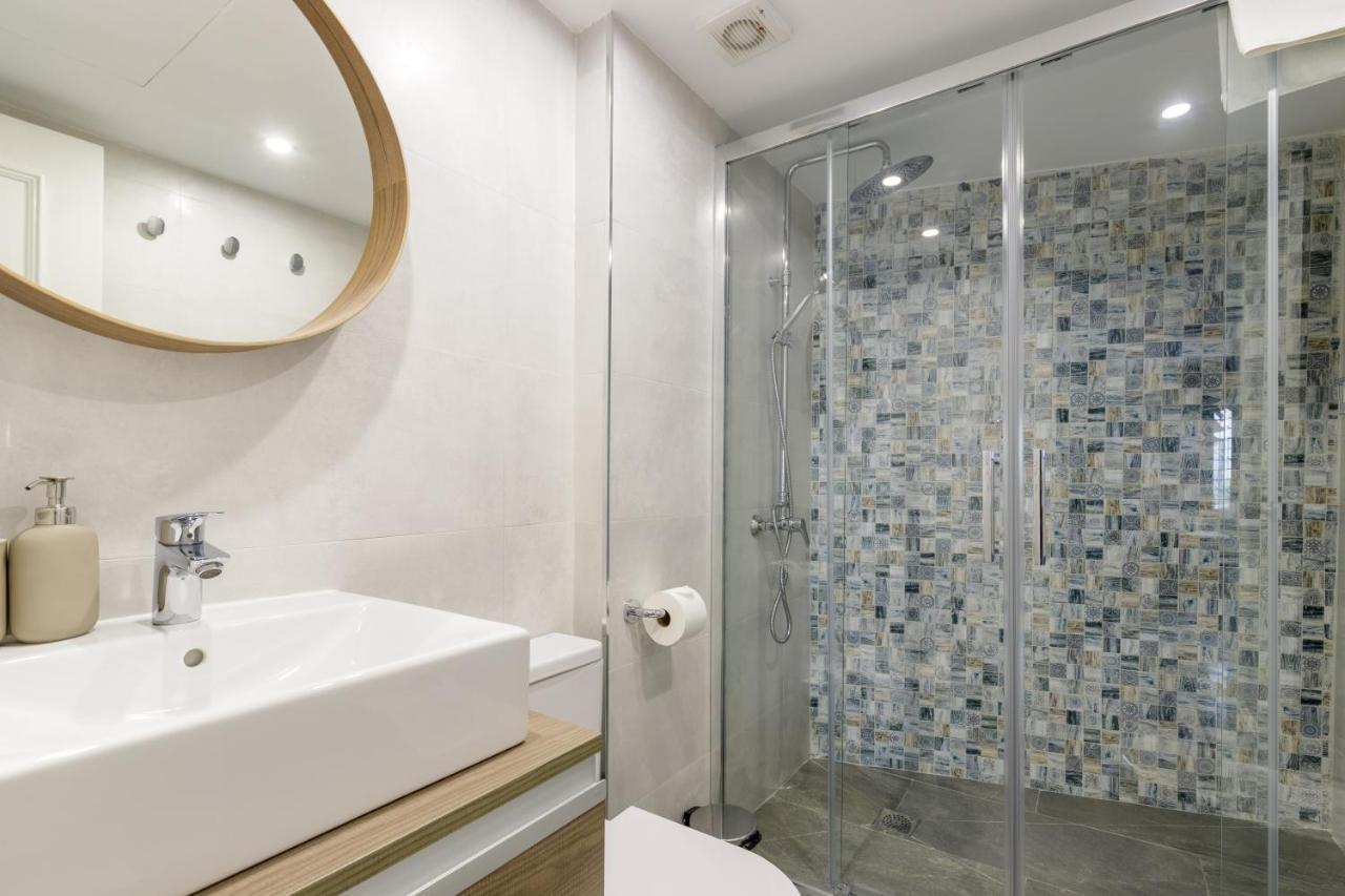 Caleta Homes - Apartamentos Pompidou Málaga Eksteriør bilde