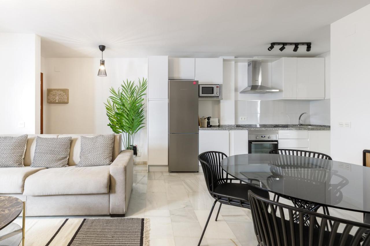 Caleta Homes - Apartamentos Pompidou Málaga Eksteriør bilde