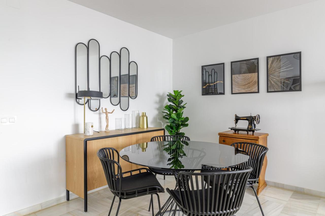 Caleta Homes - Apartamentos Pompidou Málaga Eksteriør bilde