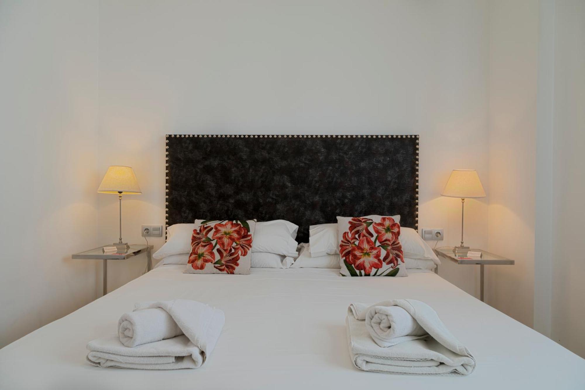 Caleta Homes - Apartamentos Pompidou Málaga Rom bilde