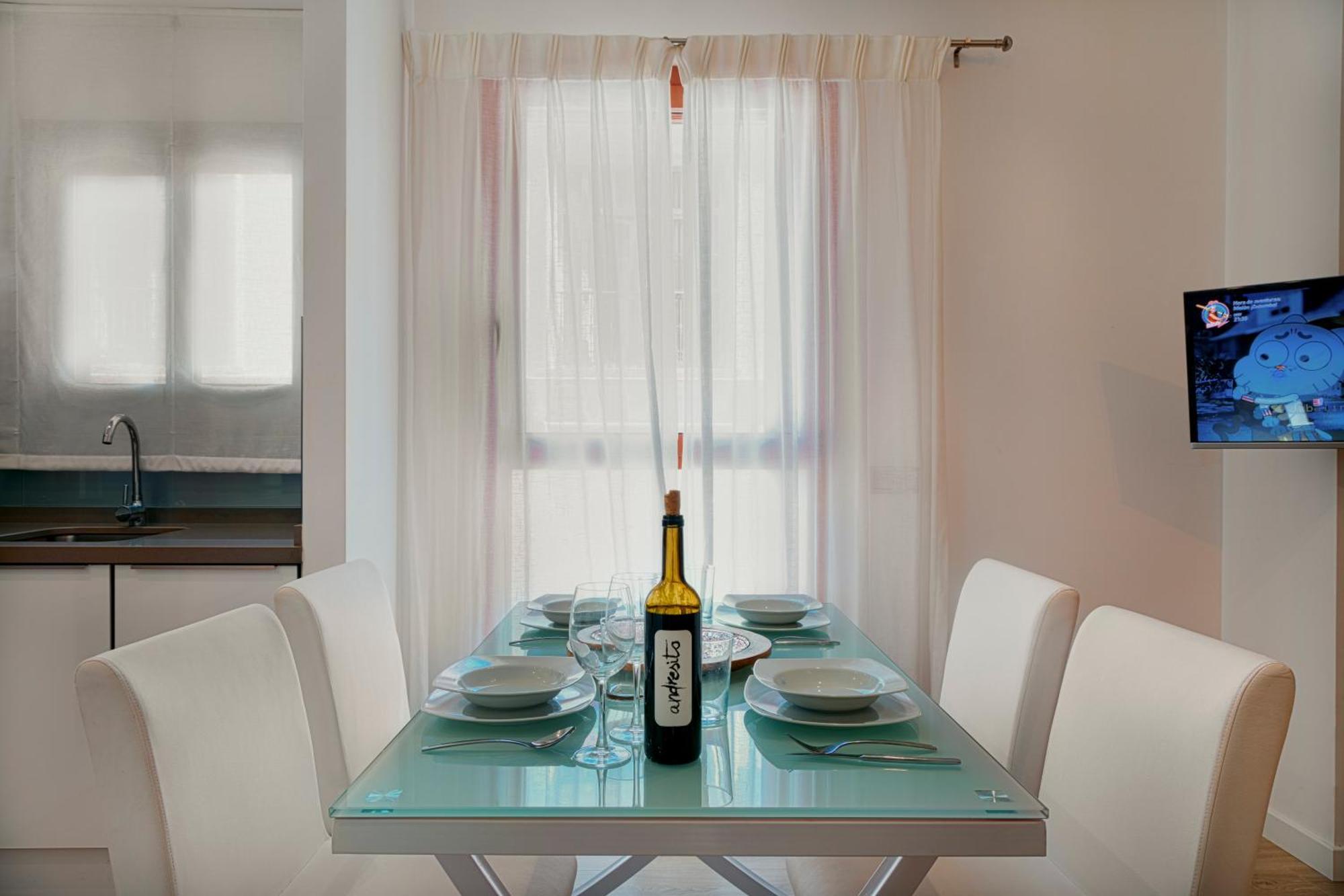 Caleta Homes - Apartamentos Pompidou Málaga Rom bilde